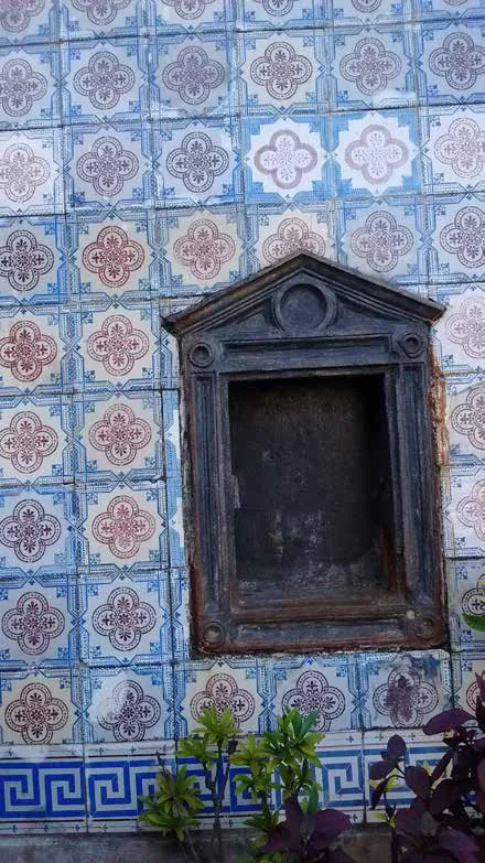 The original: azulejos on a wall