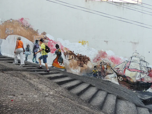 The wall at Pedra do Sal
